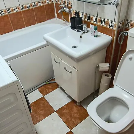 Apartment Old Town With 4 Private Bedrooms For Up To 14 People Bucharest