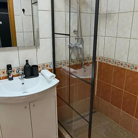 Old Town With 4 Private Bedrooms For Up To 14 People *