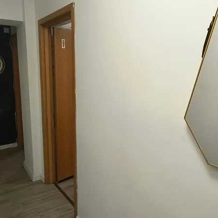 Apartment Old Town With 4 Private Bedrooms For Up To 14 People