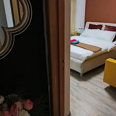 Apartment Old Town With 4 Private Bedrooms For Up To 14 People *