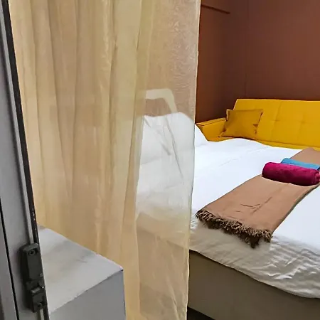 Old Town With 4 Private Bedrooms For Up To 14 People Apartment Bucharest