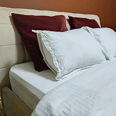 Old Town With 4 Private Bedrooms For Up To 14 People Apartment *