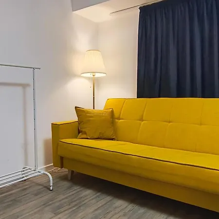 Old Town With 4 Private Bedrooms For Up To 14 People * Bucharest