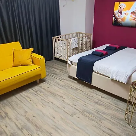Old Town With 4 Private Bedrooms For Up To 14 People Apartment *