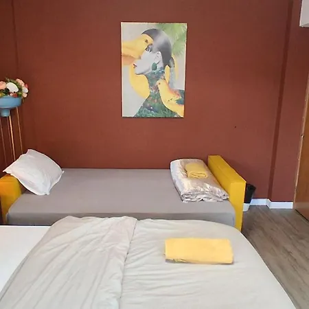 Old Town With 4 Private Bedrooms For Up To 14 People Bucharest