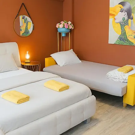 Old Town With 4 Private Bedrooms For Up To 14 People